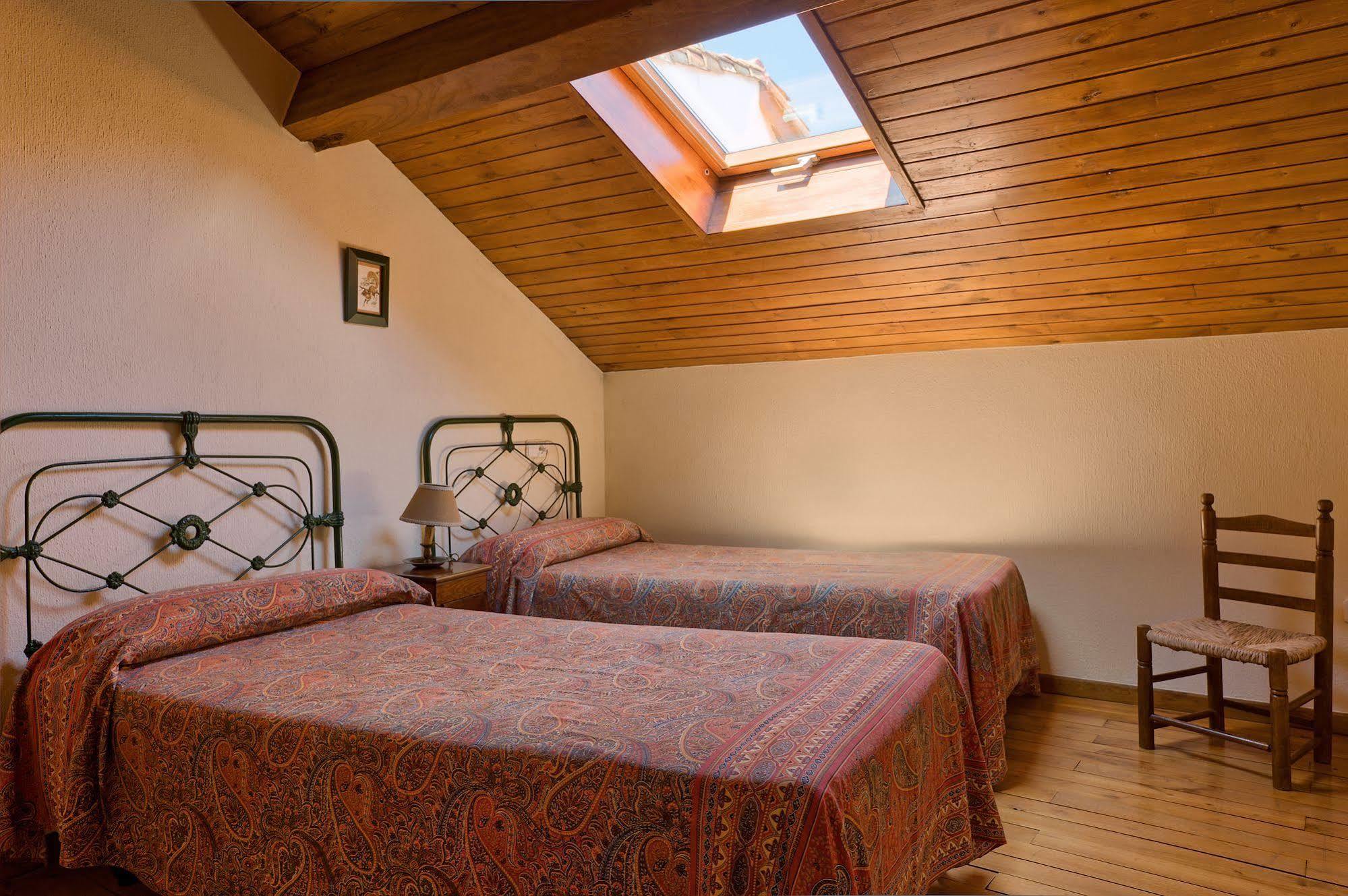 Casas Rurales El Llugaron Miravalles エクステリア 写真